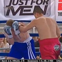 Thể thao - Boxing: Hạ knock-out bằng cú đấm vào...vai