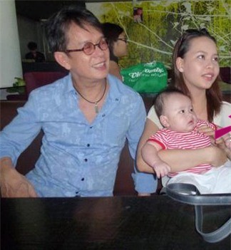 Những cặp đôi lệch nhau hơn 20 tuổi trong showbiz Việt - 8