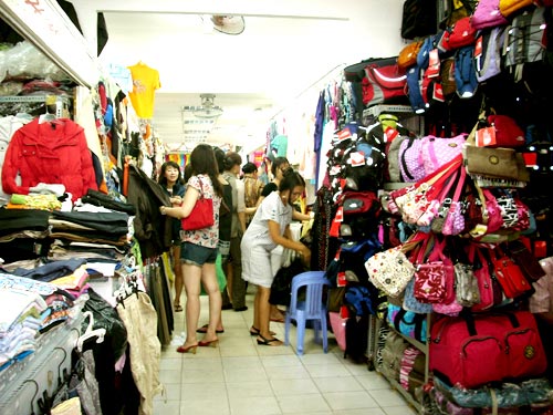Cách "săn" hàng thời trang giá rẻ ở Sài Gòn - 1