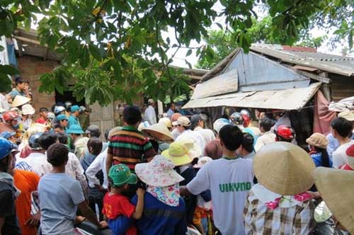 Đua thuyền, một thanh niên rơi xuống sông tử vong - 2