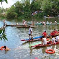 Tin tức trong ngày - Đua thuyền, một thanh niên rơi xuống sông tử vong