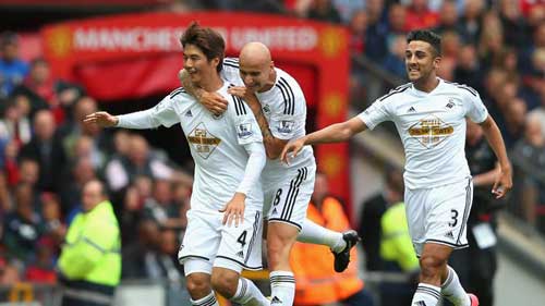 MU – Swansea: Cú sốc ngày khai màn - 1
