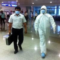 Kiểm soát Ebola tại TPHCM: 33 người phải khai báo y tế
