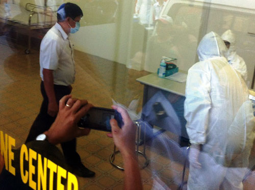 Kiểm soát Ebola tại TPHCM: 33 người phải khai báo y tế - 6