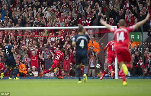 Liverpool - Southampton: Song sát tỏa sáng - 1