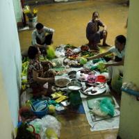 Tin tức trong ngày - Độc đáo khu chợ trong chung cư ở Sài Gòn