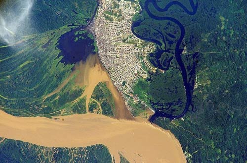 Ấn tượng thành phố nằm giữa rừng Amazon - 1