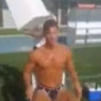 Bóng đá - Ronaldo trần trùng trục hưởng ứng trào lưu đổ nước đá