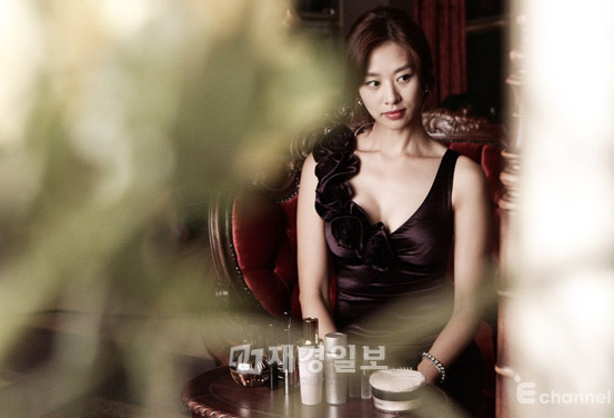 Cuộc đời đầy nước mắt của kỹ nữ trong phim "Nữ hoàng" - 5