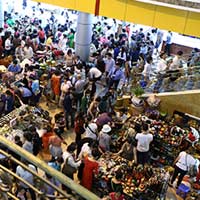 Xu hướng thời trang - Thương xá Tax đông nghẹt người trước khi đóng cửa