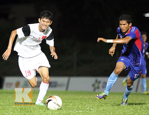 Chùm ảnh: U19 VN "hành hạ" đàn anh U21 Campuchia - 3