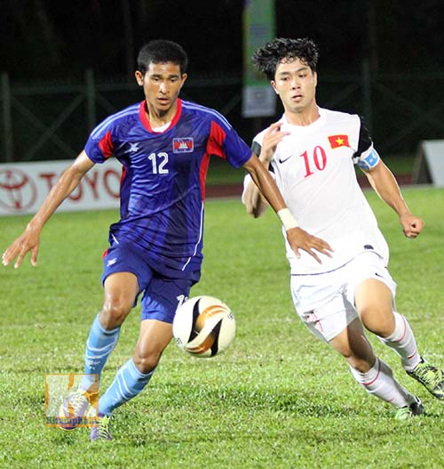 Chùm ảnh: U19 VN "hành hạ" đàn anh U21 Campuchia - 11