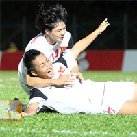 Bóng đá - Chùm ảnh: U19 VN "hành hạ" đàn anh U21 Campuchia