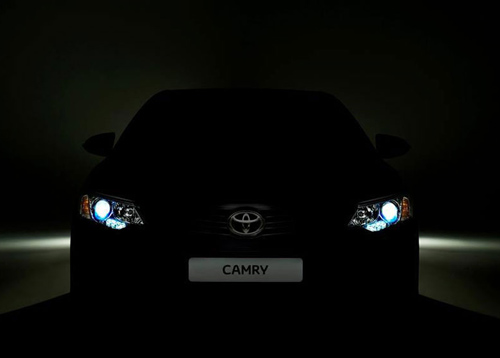 Toyota Camry mới bất ngờ xuất hiện - 1