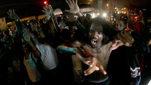 Mỹ: Vệ binh, thiết giáp bất lực trước bạo loạn - 3