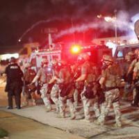 Tin tức trong ngày - Mỹ: Vệ binh, thiết giáp bất lực trước bạo loạn