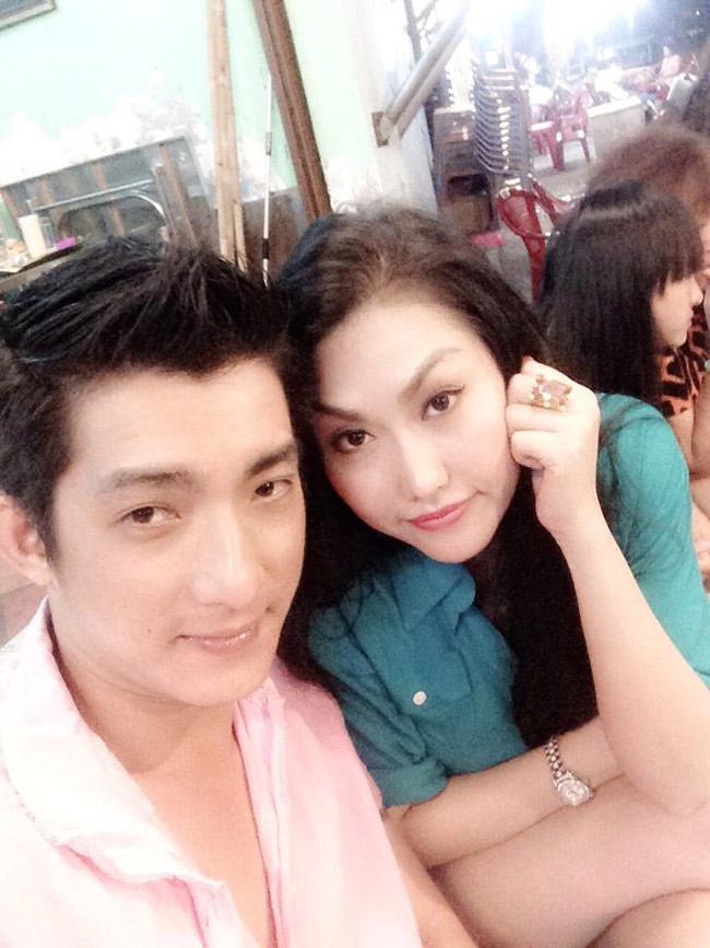 Sau đổ vỡ của cuộc hôn nhân đầu tiên, giờ đây Phi Thanh Vân đang hạnh phúc với người tình “phi công trẻ”. Cô chia sẻ mình đã nhận lời cầu hôn của bạn trai.