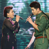 NSND Thanh Hoa lần đầu hát cùng con trai út