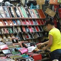 Thị trường - Tiêu dùng - Tiểu thương chợ Đồng Xuân chê DN nội thua xa Trung Quốc