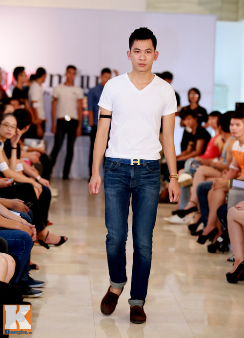 Thí sinh người mẫu nhịn ăn trưa luyện catwalk - 10