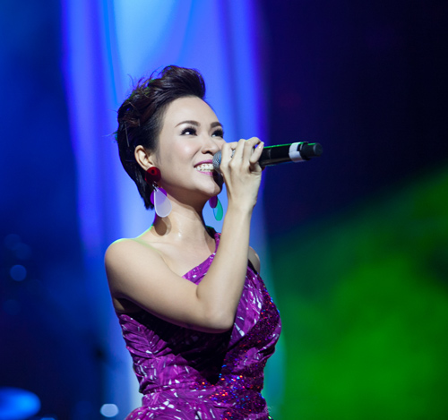 Phạm Anh Khoa "phá nát" bài hit của Uyên Linh - 4