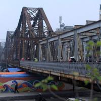 Tin tức trong ngày - Xây cầu đường sắt gần cầu Long Biên: Nên hay không?