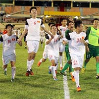Bóng đá - U19 VN &amp; giấc mơ vượt người Thái của bầu Đức