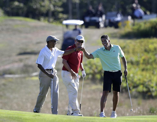 Tổng thống Mỹ chơi golf sau khi phóng viên bị chặt đầu - 1