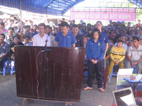 Cầm đầu nhóm bắt cóc, tống tiền bị phạt 12 năm tù - 2