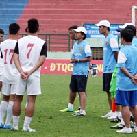 Bóng đá - ĐT Việt Nam hội quân: Thay "quân xanh" đá tập