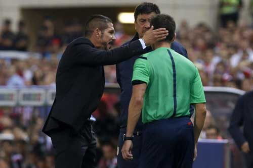 Ancelotti thừa nhận Real chơi kém, Simeone xin lỗi - 1