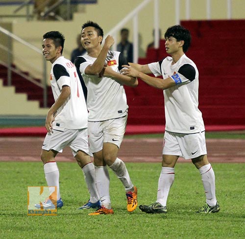 U19 Việt Nam: Vàng rơi, nước mắt lại rơi - 8