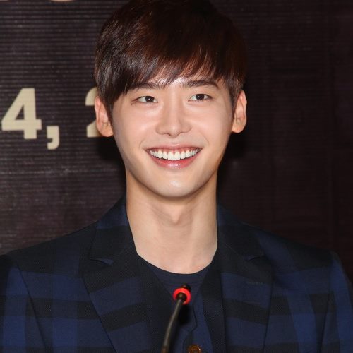 Fan Lee Jong Suk lấp kín 4 ngã phố Sài Gòn - 8
