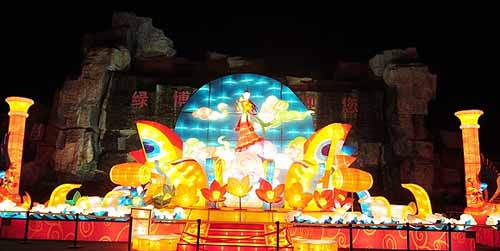 Những chiếc đèn lồng trung thu có hình dáng độc đáo - 5