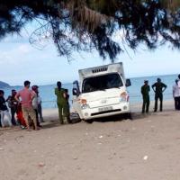 Tin tức trong ngày - Hy hữu: Trộm được ô tô, chạy luôn ra biển hóng mát