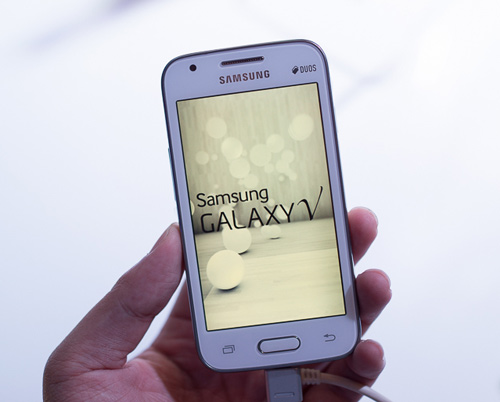 Samsung Galaxy V phát hành giá hơn 2 triệu đồng - 1