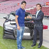 Ô tô - Xe máy - Luis Suarez được tặng siêu xe Audi Q7 vừa ra lò