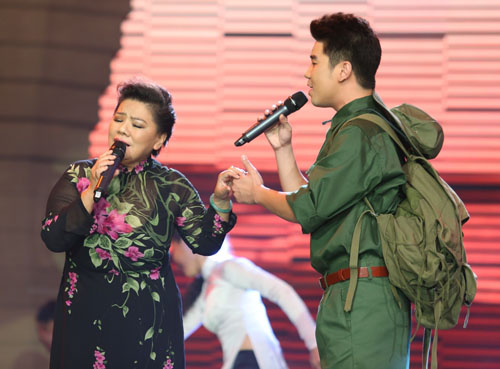 "Diva nhạc đỏ" Anh Thơ lần đầu song ca với nghệ sỹ U80 - 4