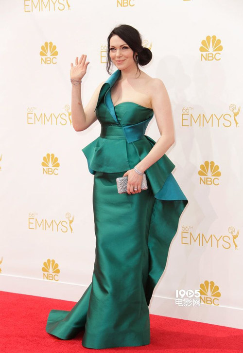 Thảm đỏ Emmy 66 "nóng rực" bởi dàn sao sáng giá - 11