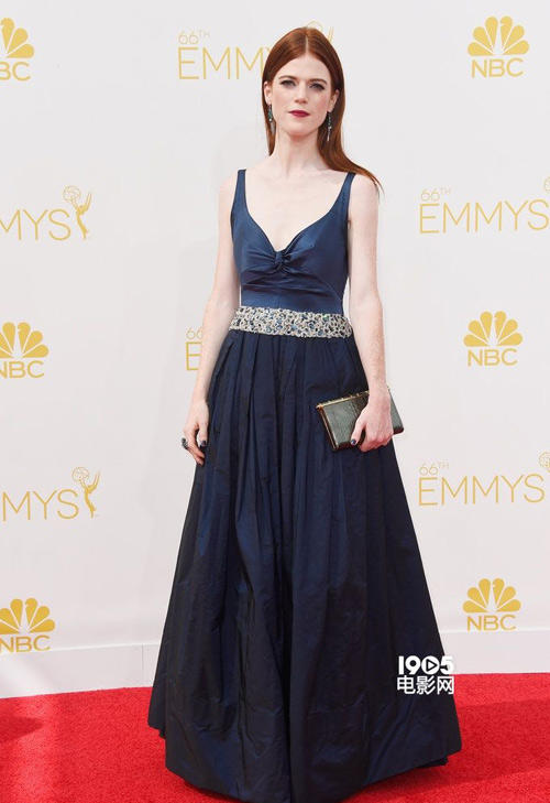 Thảm đỏ Emmy 66 "nóng rực" bởi dàn sao sáng giá - 3