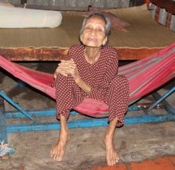 Đôi vợ chồng cao tuổi nhất châu Á là người VN - 2