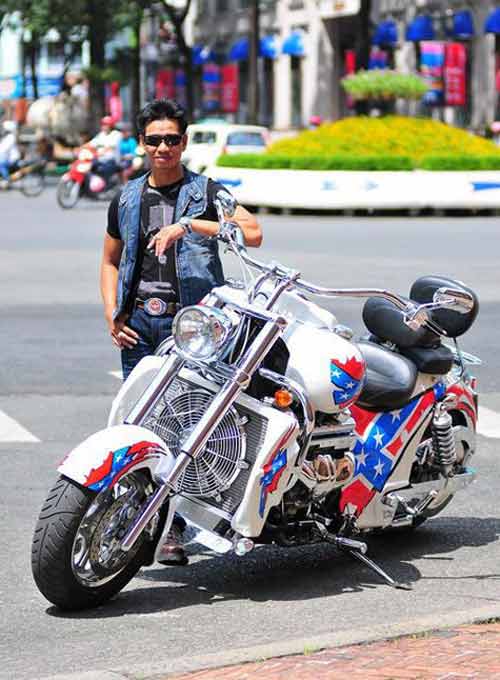 Đại gia Công mô tô và cách chơi xe khét tiếng - 9
