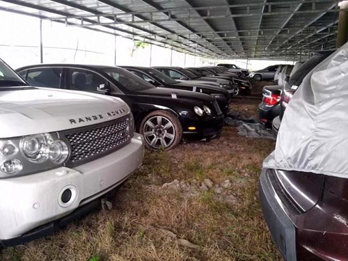 144 chiếc xe sang trong vụ án Dũng "mặt sắt" nằm phủ bụi - 2