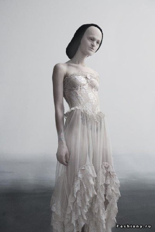 Người mẫu kỳ dị khiến triệu trái tim phải thổn thức - 12