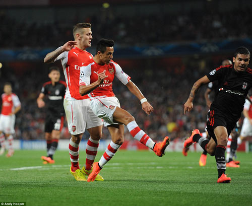 Arsenal “thoát hiểm”, HLV Wenger thở phào - 1