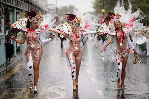 Lễ hội của thời trang và da thịt sôi động tại Anh - 1