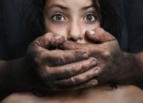 Ác mộng của 1.400 bé gái bị cưỡng bức ở Anh - 1