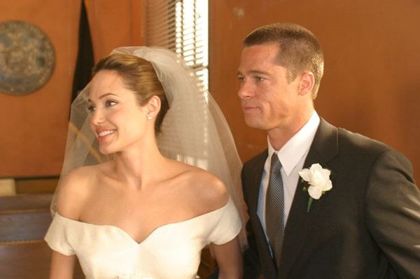 Angelina Jolie và Brad Pitt đã bí mật cưới ở Pháp - 1