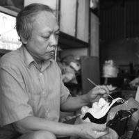 Tin tức trong ngày - "Sót" lại một người làm mặt nạ giấy bồi giữa Thủ đô