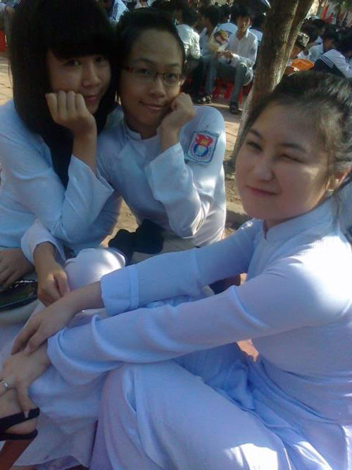 Hương Tràm: Từ ngây thơ tới nổi loạn - 2